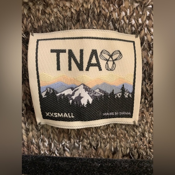 ARITZIA TNA brown knit sweater. XXS, acrylic/polyester/wool blend - Picture 5 of 7